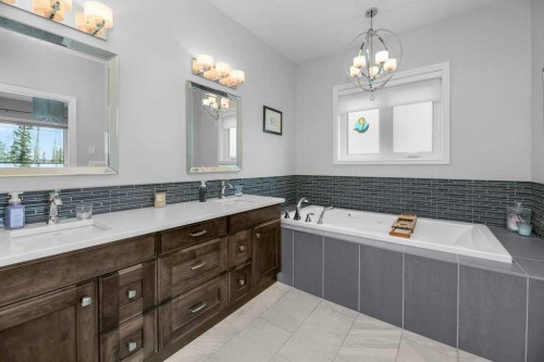 105 Connaught Crescent, Red Deer, AB - Indoor Photo Showing Bathroom