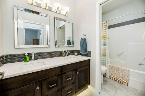 105 Connaught Crescent, Red Deer, AB - Indoor Photo Showing Bathroom