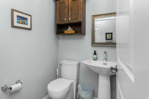 105 Connaught Crescent, Red Deer, AB - Indoor Photo Showing Bathroom