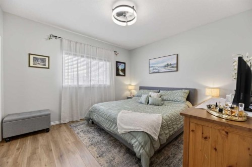 38 Regatta Way, Sylvan Lake, AB - Indoor Photo Showing Bedroom