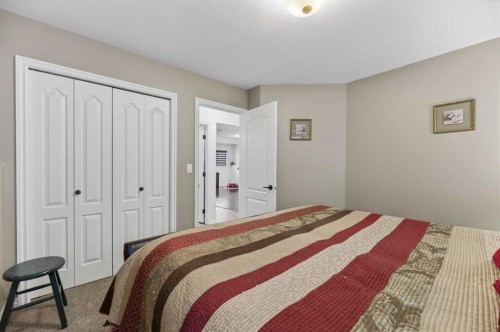 38 Regatta Way, Sylvan Lake, AB - Indoor Photo Showing Bedroom