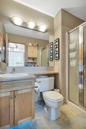 44 Leonard Crescent, Red Deer, AB - Indoor Photo Showing Bathroom