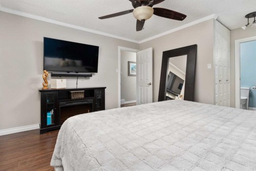 5228 59 Avenue, Viking, AB - Indoor Photo Showing Bedroom