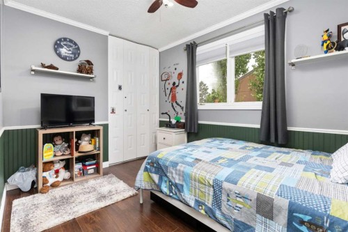 5228 59 Avenue, Viking, AB - Indoor Photo Showing Bedroom