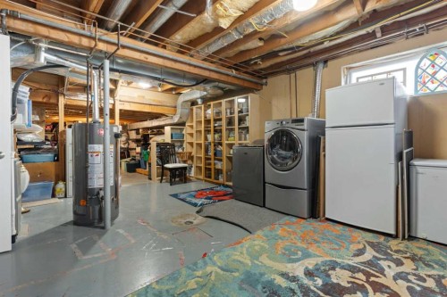 5228 59 Avenue, Viking, AB - Indoor Photo Showing Laundry Room