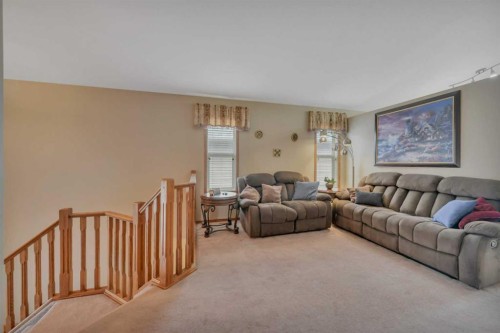 628 Lancaster Drive, Red Deer, AB - Indoor Photo Showing Living Room