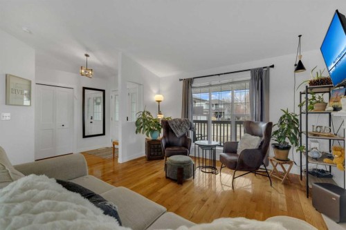 45 Dowler Street, Red Deer, AB - Indoor Photo Showing Living Room