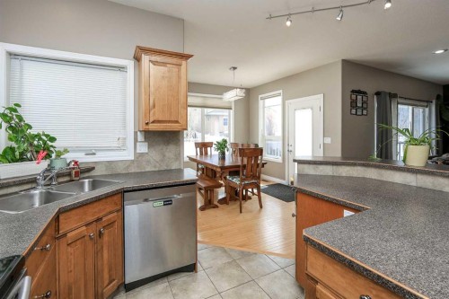 193 Alberts Close, Red Deer, AB - Indoor Photo Showing Kitchen With Double Sink