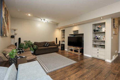193 Alberts Close, Red Deer, AB - Indoor Photo Showing Living Room