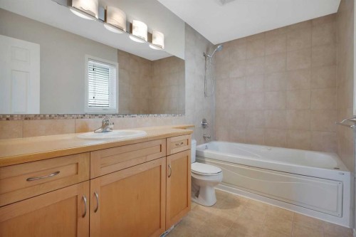 19 Lang Close, Red Deer, AB - Indoor Photo Showing Bathroom