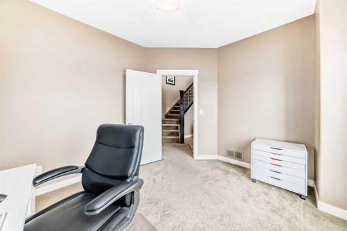 8 Eva Crescent, Lacombe, AB 