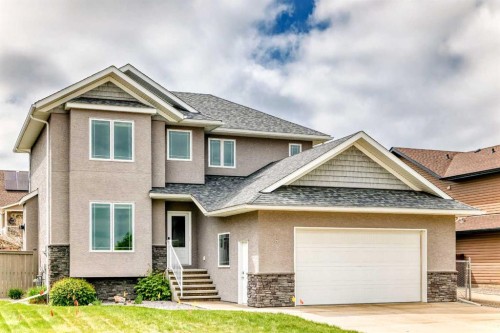 8 Eva Crescent, Lacombe, AB 