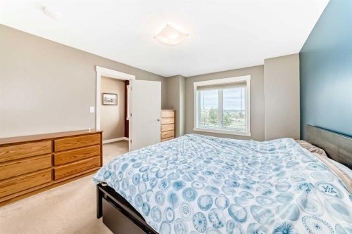 8 Eva Crescent, Lacombe, AB 