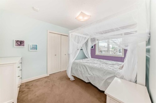 8 Eva Crescent, Lacombe, AB 