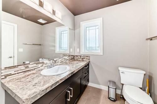 8 Eva Crescent, Lacombe, AB 