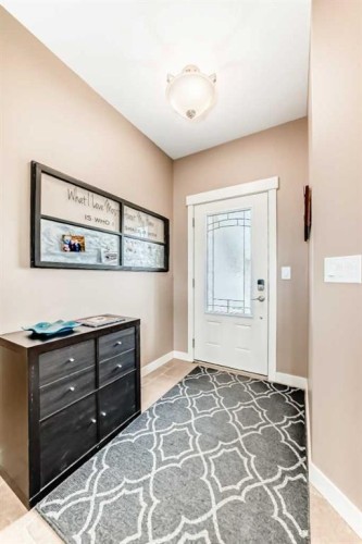 8 Eva Crescent, Lacombe, AB 
