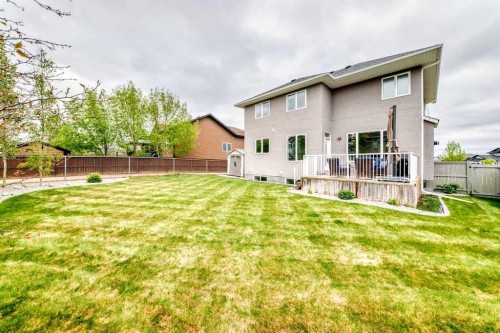 8 Eva Crescent, Lacombe, AB 