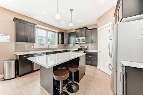 8 Eva Crescent, Lacombe, AB 