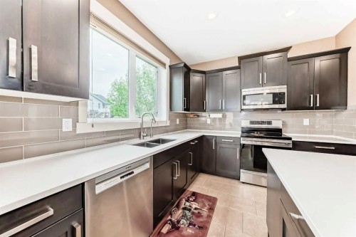 8 Eva Crescent, Lacombe, AB 