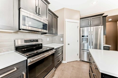 8 Eva Crescent, Lacombe, AB 