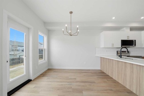 81 Pinnacle Close, Blackfalds, AB - Indoor Photo Showing Kitchen
