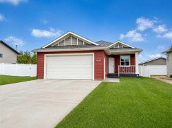 4438 Van Eaton Way Clive, AB T0C 0Y0