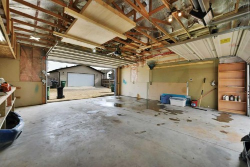 93 White Avenue, Red Deer, AB - Indoor Photo Showing Garage