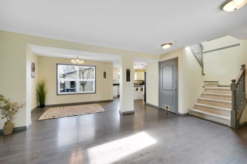 93 White Avenue, Red Deer, AB - Indoor Photo Showing Living Room