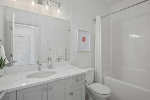 4 Emmett Crescent, Red Deer, AB - Indoor Photo Showing Bathroom