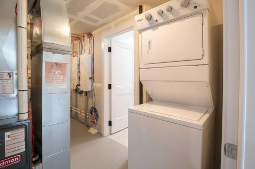 4 Emmett Crescent, Red Deer, AB - Indoor Photo Showing Laundry Room
