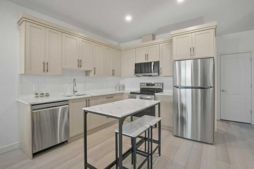 4 Emmett Crescent, Red Deer, AB - Indoor Photo Showing Kitchen