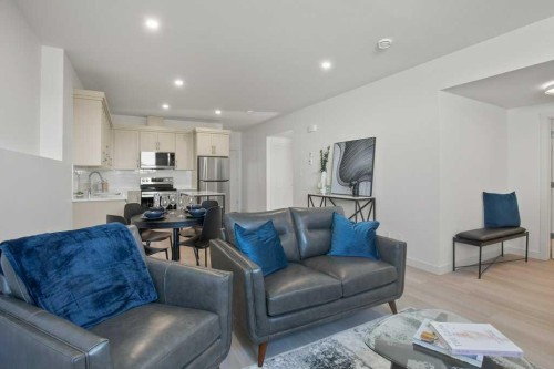 4 Emmett Crescent, Red Deer, AB - Indoor Photo Showing Living Room
