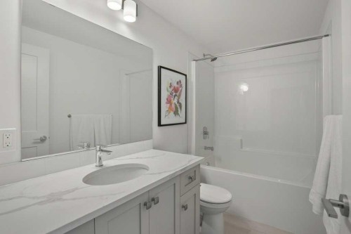 4 Emmett Crescent, Red Deer, AB - Indoor Photo Showing Bathroom