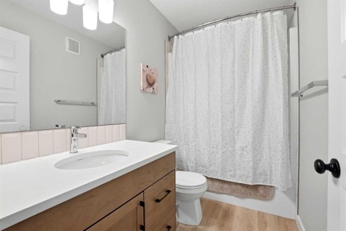 37 Toal Close, Red Deer, AB 
