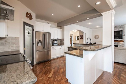 7 Aldrich Close, Red Deer, AB - Indoor Photo Showing Kitchen With Stainless Steel Kitchen With Upgraded Kitchen
