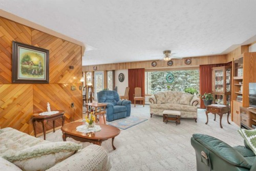 385060 Range Road 5-4, Rural Clearwater County, AB - Indoor Photo Showing Living Room