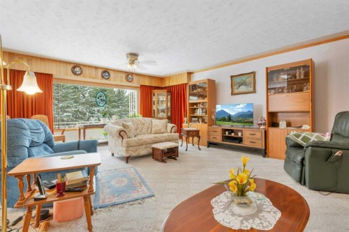 385060 Range Road 5-4, Rural Clearwater County, AB - Indoor Photo Showing Living Room