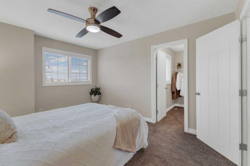 9 Ross Close, Sylvan Lake, AB - Indoor Photo Showing Bedroom