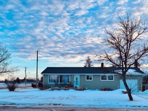 5701 46 Avenue  Stettler, AB T0C 2L1