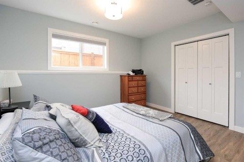 117 Coachman Way, Blackfalds, AB - Indoor Photo Showing Bedroom