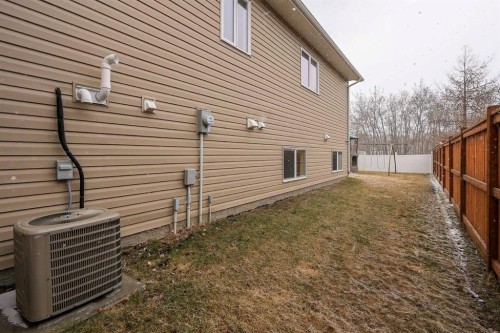 117 Coachman Way, Blackfalds, AB - Outdoor With Exterior