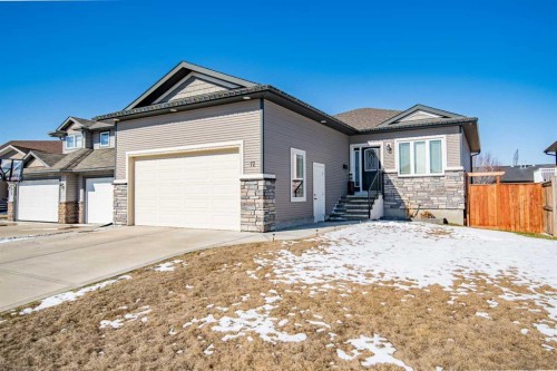 12 Cyprus Road  Blackfalds, AB T4M 0C5