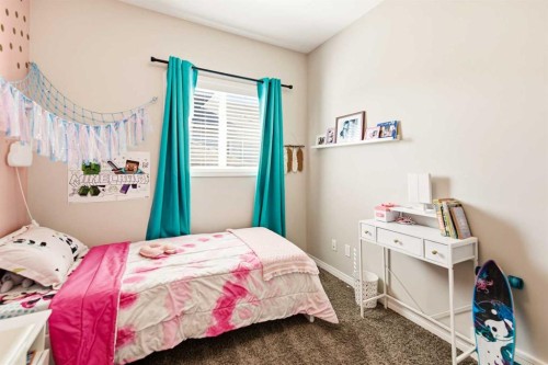 12 Cyprus Road, Blackfalds, AB - Indoor Photo Showing Bedroom