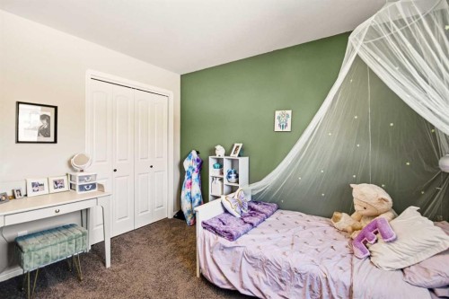 12 Cyprus Road, Blackfalds, AB - Indoor Photo Showing Bedroom