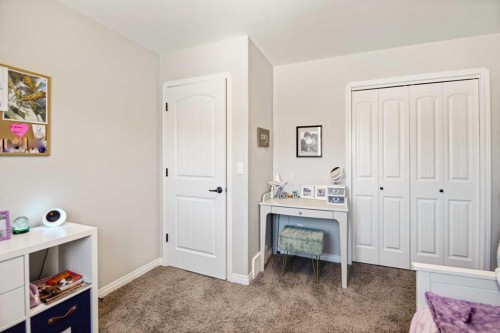 12 Cyprus Road, Blackfalds, AB - Indoor Photo Showing Bedroom
