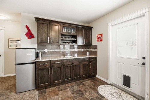 12 Cyprus Road, Blackfalds, AB - Indoor Photo Showing Kitchen