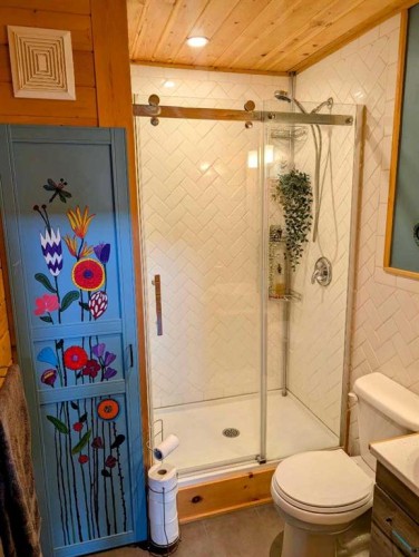 410 5 St E, Winfield, AB - Indoor Photo Showing Bathroom