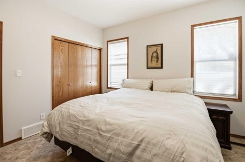 57 Woodbine Close, Blackfalds, AB - Indoor Photo Showing Bedroom