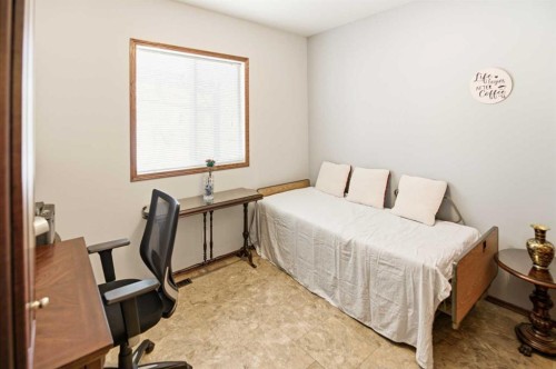 57 Woodbine Close, Blackfalds, AB - Indoor Photo Showing Bedroom