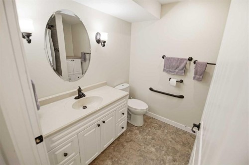 57 Woodbine Close, Blackfalds, AB - Indoor Photo Showing Bathroom